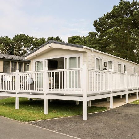 The Rodley Pines Villa Scarborough Bagian luar foto