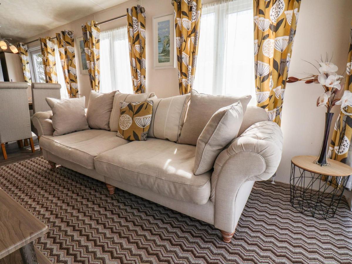 The Rodley Pines Villa Scarborough Bagian luar foto