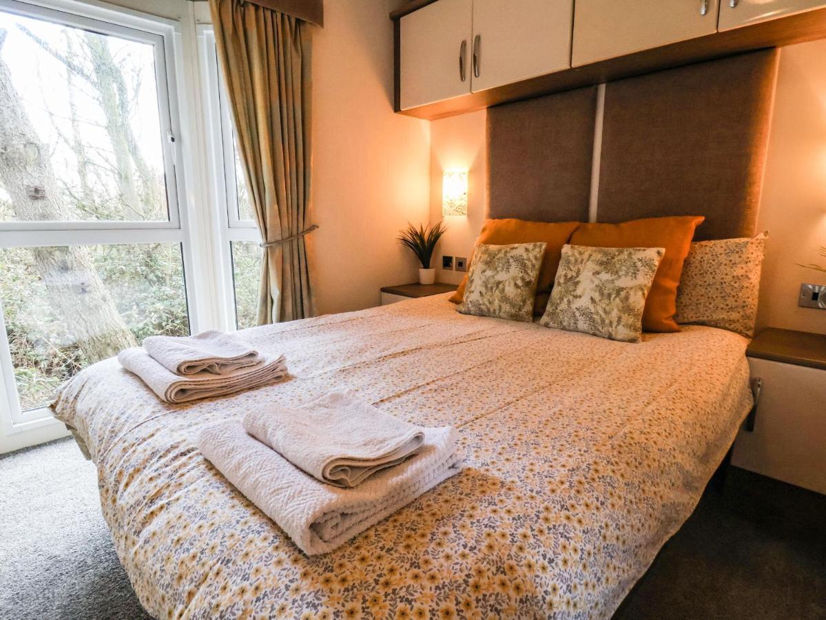 The Rodley Pines Villa Scarborough Bagian luar foto